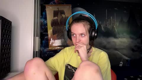 Hi Im Aria 18 years old online show from 11-02-25, 12:18