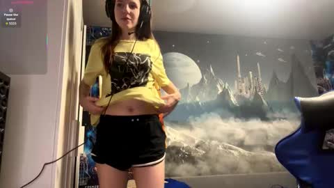 Hi Im Aria 18 years old online show from 02-27-26, 05:57