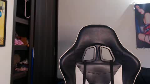 Snapshot of mely_roussex chatting on 03-02-25, 11:39 mely online show from 03-02-25, 11:39