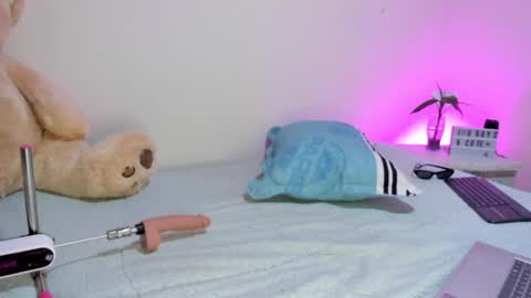 Snapshot of mencia_sharmaa chatting on 01-03-25, 06:22 Menca of your love online show from 01-03-25, 06:22