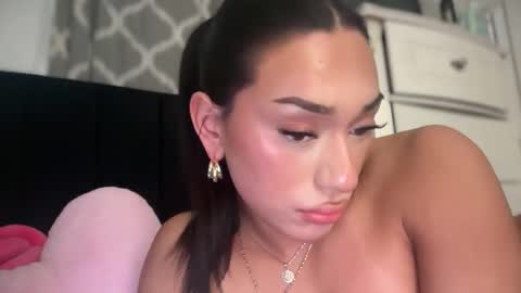 menloveava1 online show from 04-12-26, 07:13