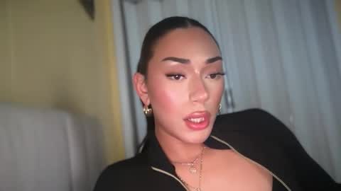 menloveava1 online show from 04-12-26, 10:04