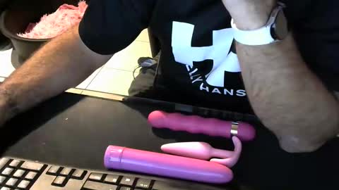 Snapshot of mentosgum chatting on 12-13-25, 07:53 mentosgum online show from 12-13-25, 07:53