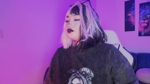 Snapshot of meow_boo chatting on 05-30-26, 03:42 Aruz online show from 05-30-26, 03:42