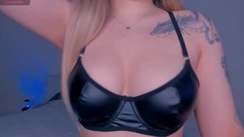 Snapshot of meow_rinnie chatting on 09-11-25, 09:09 My links --- online show from 09-11-25, 09:09