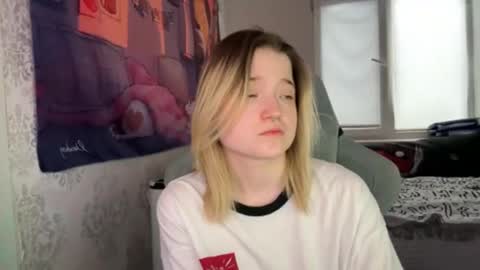 Snapshot of meowki4 chatting on 01-01-25, 06:26 meowme online show from 01-01-25, 06:26