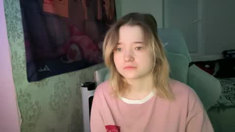 Snapshot of meowki4 chatting on 01-01-25, 09:09 meowme online show from 01-01-25, 09:09