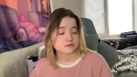 Snapshot of meowki4 chatting on 01-02-25, 07:01 meowme online show from 01-02-25, 07:01