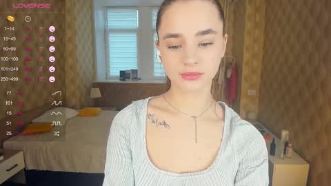 Julie online show from 11-09-25, 10:02