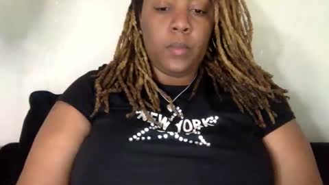 mercedesbuxxx online show from 11-22-25, 07:35