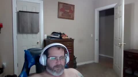 Snapshot of mercer1977 chatting on 12-16-25, 06:35 mercer1977 online show from 12-16-25, 06:35