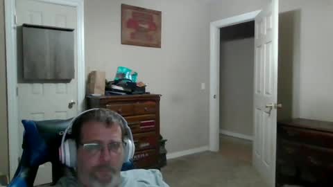Snapshot of mercer1977 chatting on 06-29-26, 04:07 mercer1977 online show from 06-29-26, 04:07