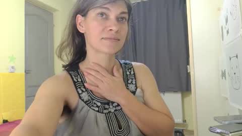 Miss Helena online show from 11-19-25, 04:18