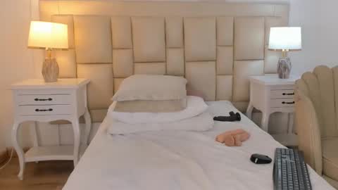 Snapshot of meredit_lane chatting on 12-05-24, 06:32 online show from 12-05-24, 06:32