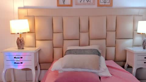 Snapshot of meredit_lane chatting on 02-07-25, 06:35 online show from 02-07-25, 06:35