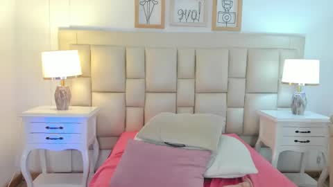 Snapshot of meredit_lane chatting on 02-27-25, 05:13 online show from 02-27-25, 05:13