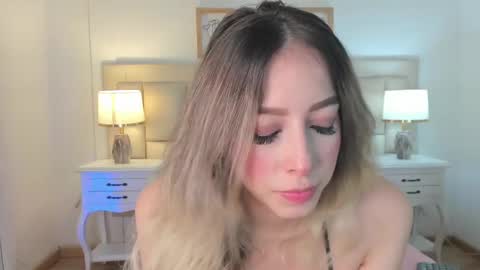 Snapshot of meredit_lane chatting on 03-09-25, 03:32 online show from 03-09-25, 03:32