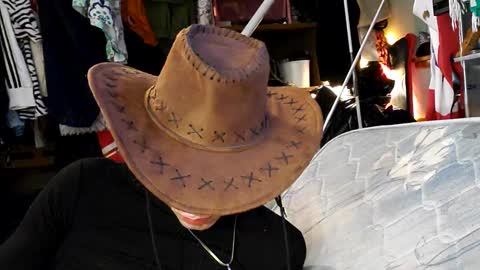 Snapshot of merelyalover chatting on 12-16-24, 11:33 gurlnips online show from 12-16-24, 11:33