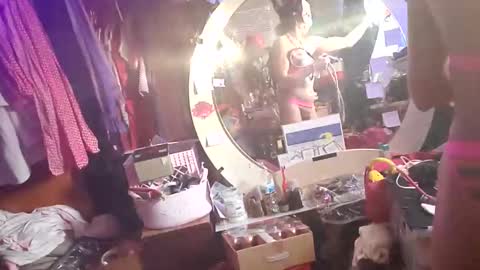 Snapshot of merelyalover chatting on 01-21-25, 11:55 gurlnips online show from 01-21-25, 11:55