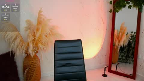 Merida Bell online show from 11-17-25, 12:44