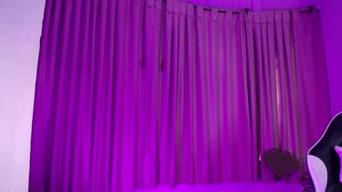 Merida online show from 11-27-25, 01:13