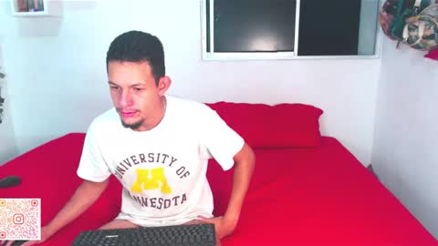 Snapshot of meridandwither chatting on 12-05-25, 10:35 MeridandWither online show from 12-05-25, 10:35