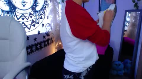 Merilyn  online show from 11-11-25, 03:12