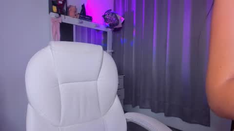 instagram fernandatoloza01  online show from 01-09-26, 02:58