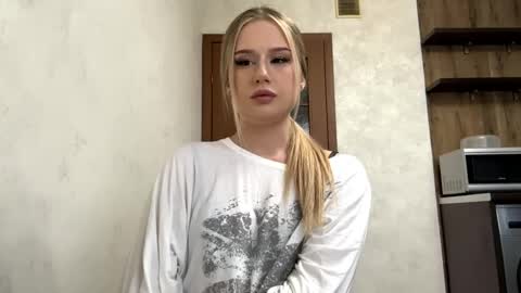 Snapshot of merrileesmoldt chatting on 05-29-26, 12:14 Stefani online show from 05-29-26, 12:14