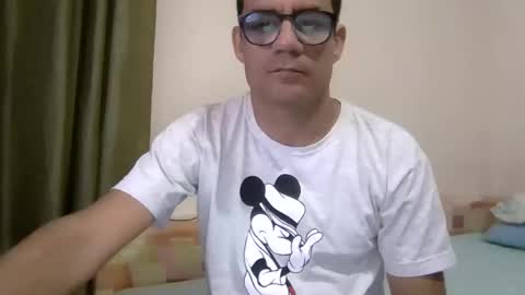 Snapshot of mersao chatting on 10-28-25, 01:31 Nerd Latino online show from 10-28-25, 01:31