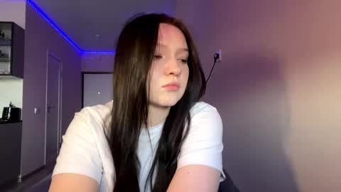Snapshot of mertieshreeve chatting on 05-26-26, 02:57 Fiora online show from 05-26-26, 02:57