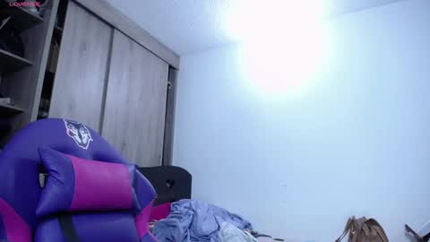 Snapshot of merylintiwg01 chatting on 02-19-25, 04:55 M online show from 02-19-25, 04:55