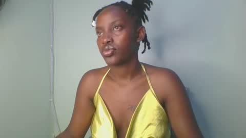 Snapshot of messyluna chatting on 04-28-26, 11:04 meggy and bree online show from 04-28-26, 11:04
