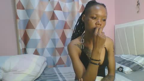 Snapshot of messyluna chatting on 04-30-26, 08:57 meggy and bree online show from 04-30-26, 08:57