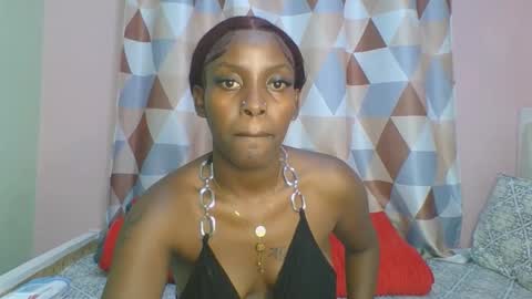 Snapshot of messyluna chatting on 05-16-26, 05:34 meggy and bree online show from 05-16-26, 05:34