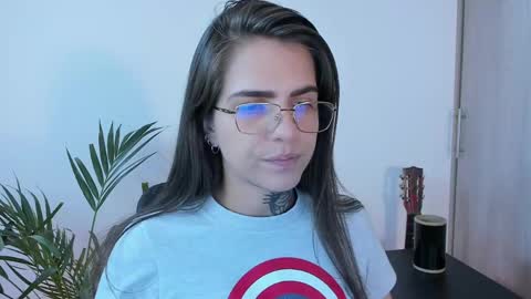 Snapshot of meurief chatting on 04-26-26, 02:04 Meurif online show from 04-26-26, 02:04
