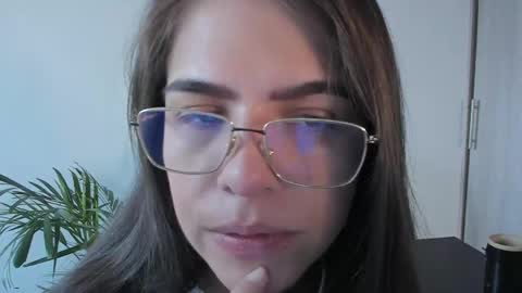 Snapshot of meurief chatting on 05-20-26, 12:44 Meurif online show from 05-20-26, 12:44