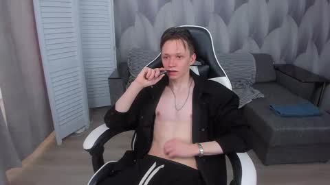 MEVERIK OUSHEN online show from 04-15-26, 08:10