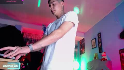 Jhon online show from 10-10-25, 03:38