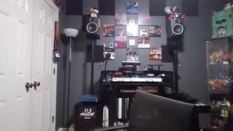 Snapshot of mexirican80 chatting on 04-12-26, 12:59 The MexiRican online show from 04-12-26, 12:59