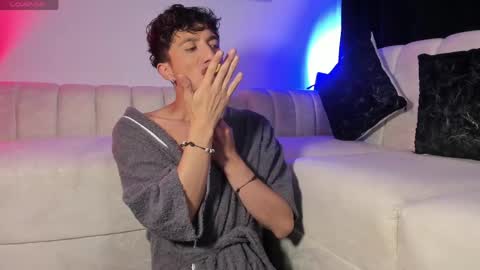 Snapshot of mhatias_ chatting on 05-14-26, 05:36 MATHIAS online show from 05-14-26, 05:36