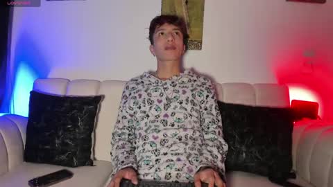 Snapshot of mhatias_ chatting on 05-31-26, 04:53 MATHIAS online show from 05-31-26, 04:53