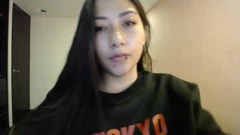 Mia zoe online show from 12-27-24, 11:10