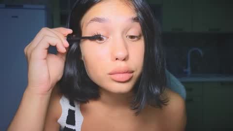 Mia online show from 09-21-25, 08:10