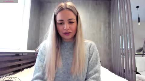 Mia online show from 11-08-25, 05:18