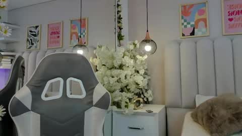 mia__bailey_ online show from 06-02-26, 03:08