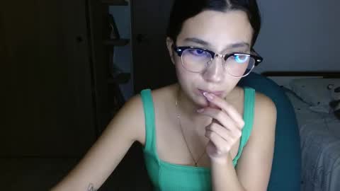 Mia online show from 03-20-26, 02:16