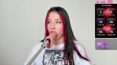 Mia adams  online show from 12-01-24, 07:36