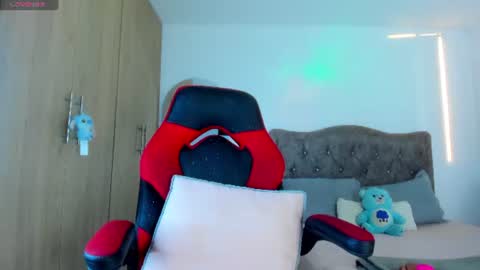 Snapshot of mia_adamsxxx chatting on 06-09-26, 10:54 mia_adamsxxx online show from 06-09-26, 10:54