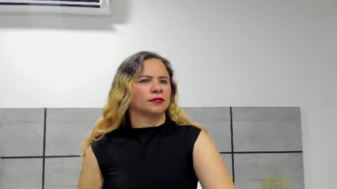 mia_amber_ online show from 07-31-26, 04:01